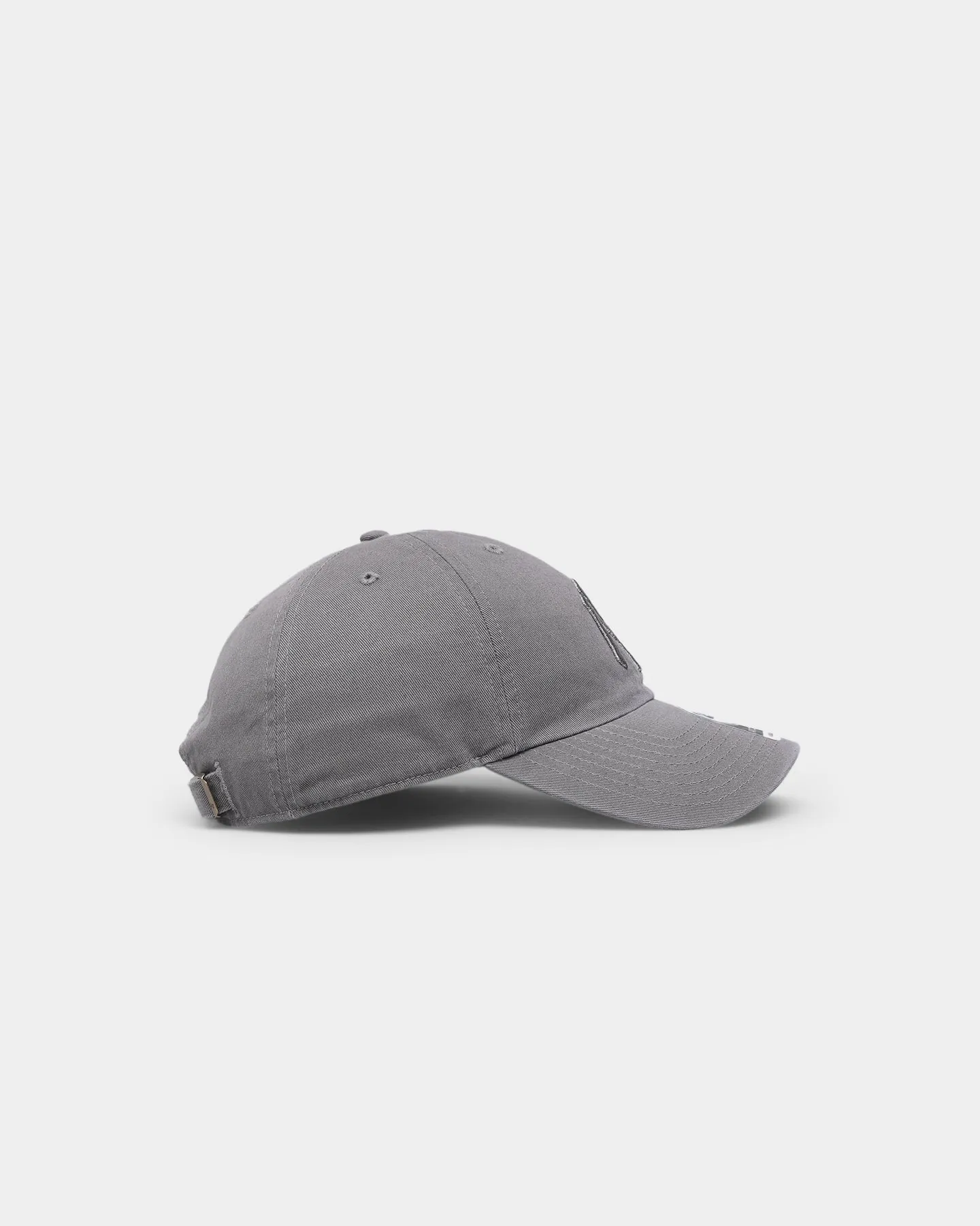 47 Brand New York Yankees 'Moon Rock Grey' Clean Up Strapback Dark Grey