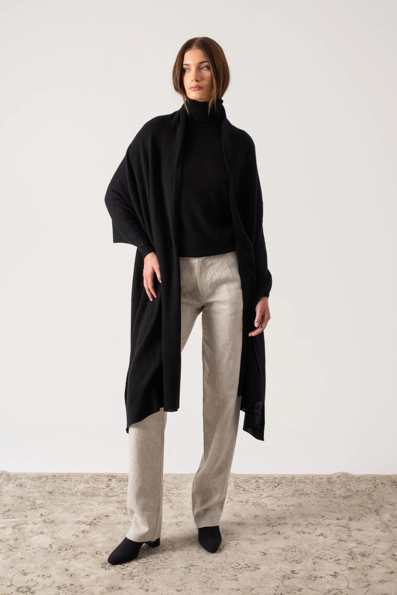Fluire 100% Cashmere Wrap Black