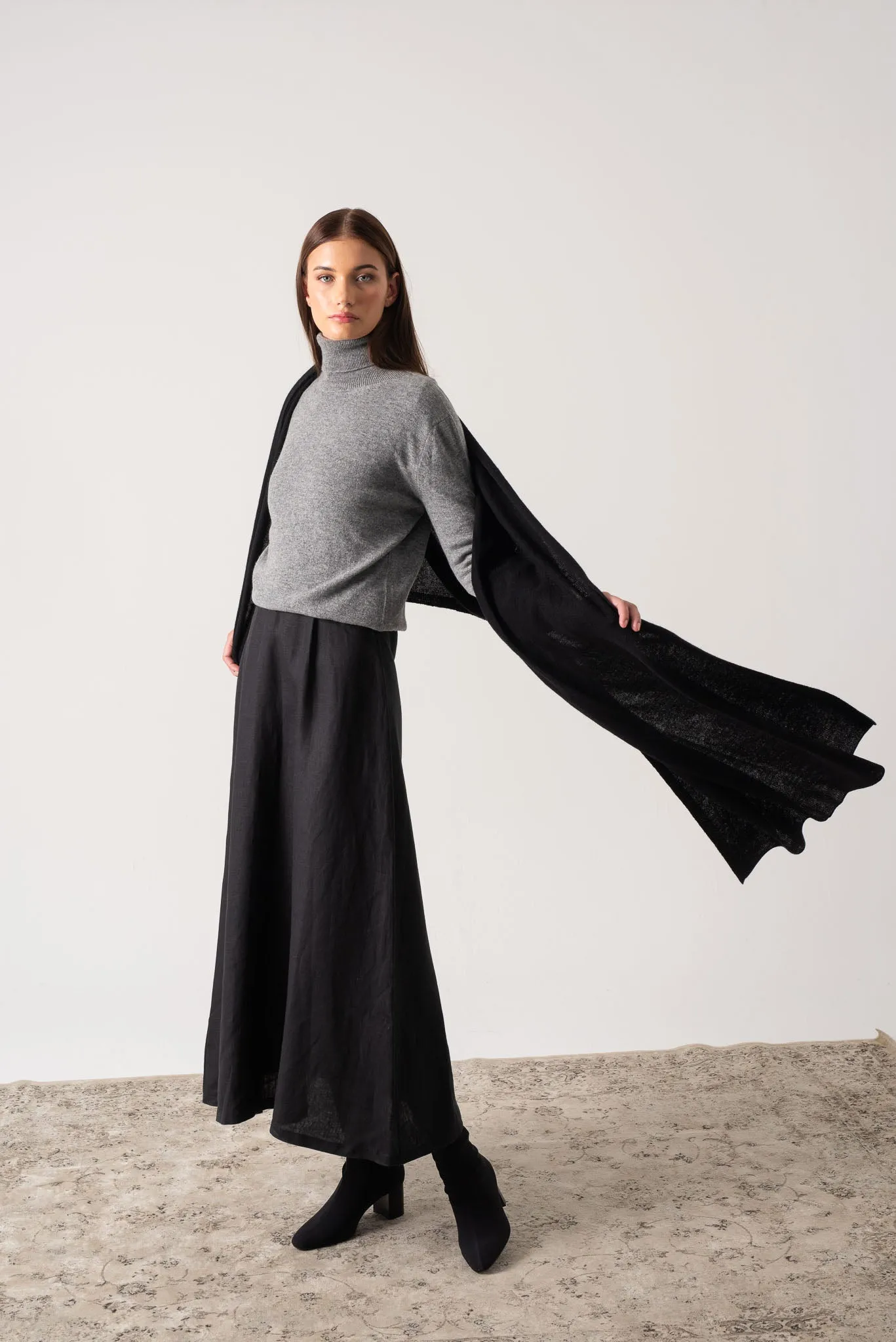 Fluire 100% Cashmere Wrap Black