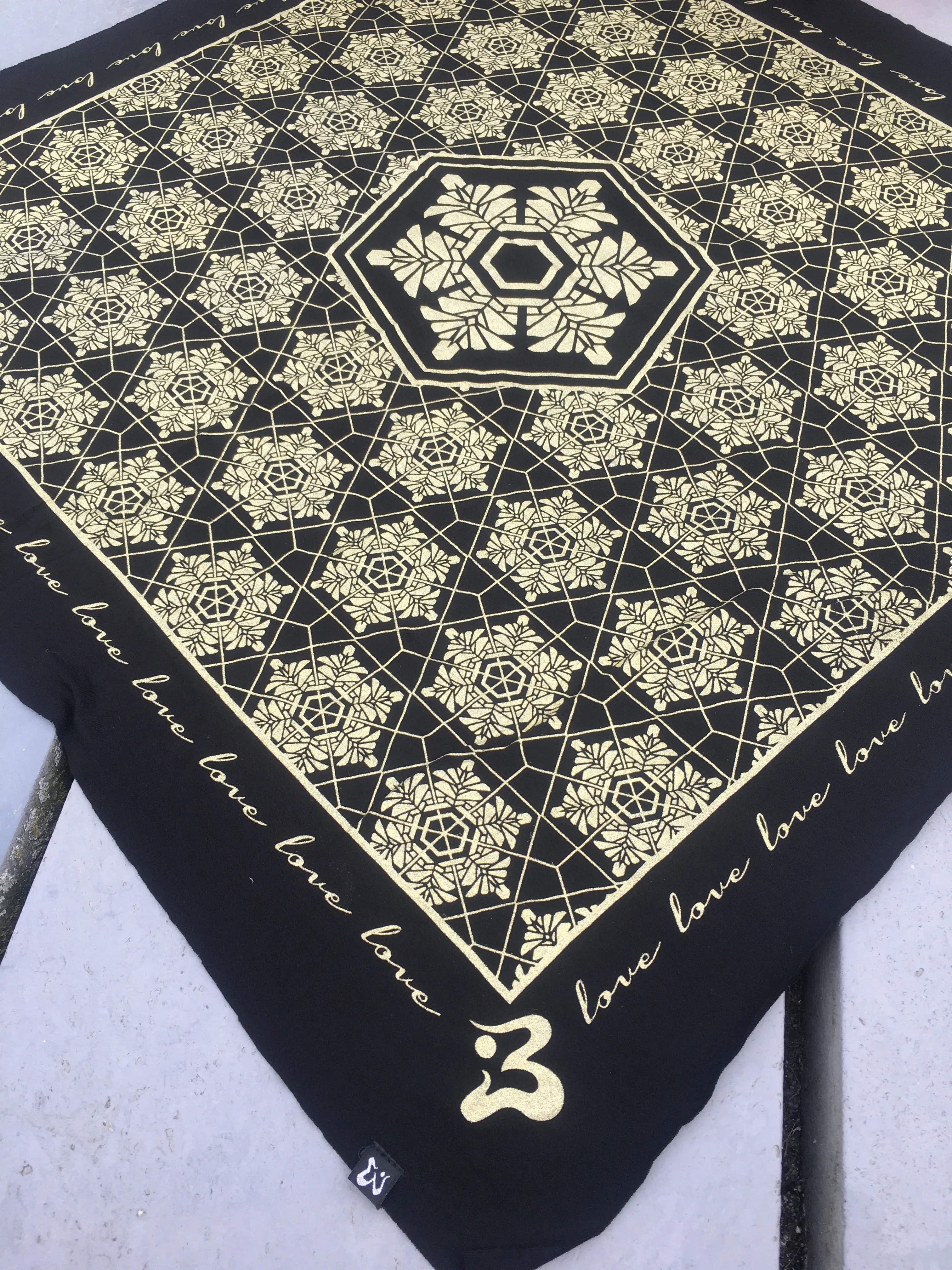 Frequency Bandana