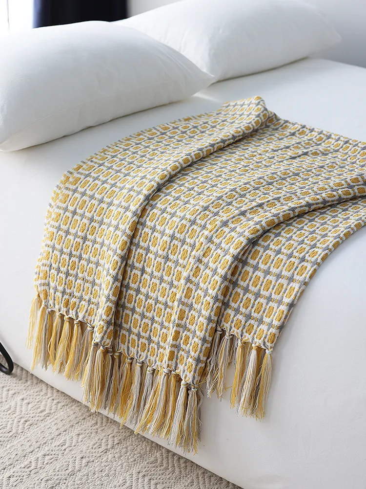 Geometric Pattern Tassel Throw