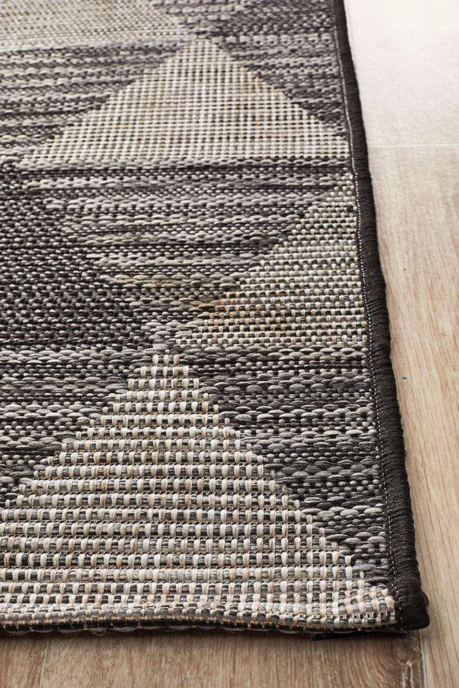 Otranto Outdoor Runner - Black