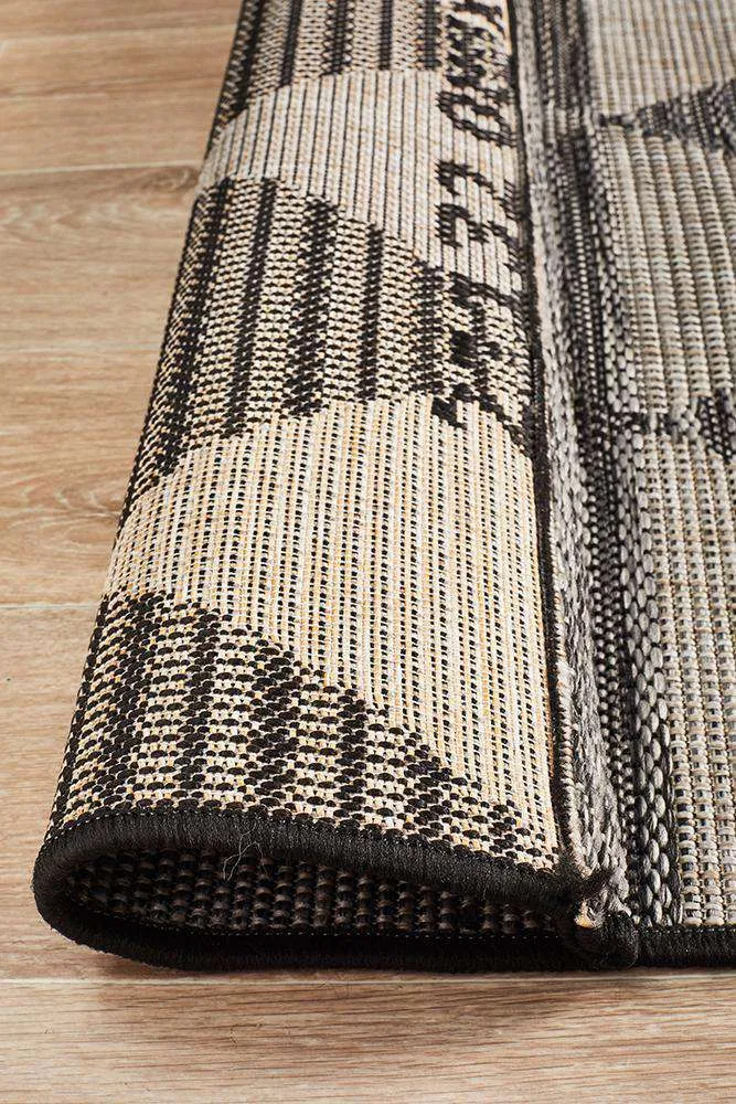 Otranto Outdoor Runner - Black