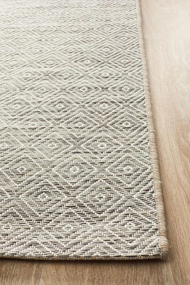 Terrace Clara Diamond Rug Natural